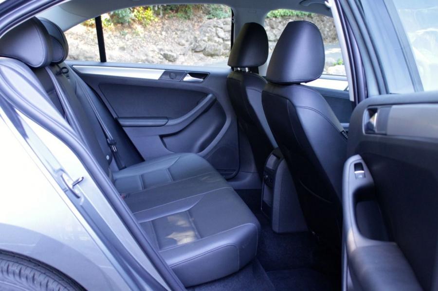  Volkswagen Jetta SE 2014 года  (фото 25 из 32)